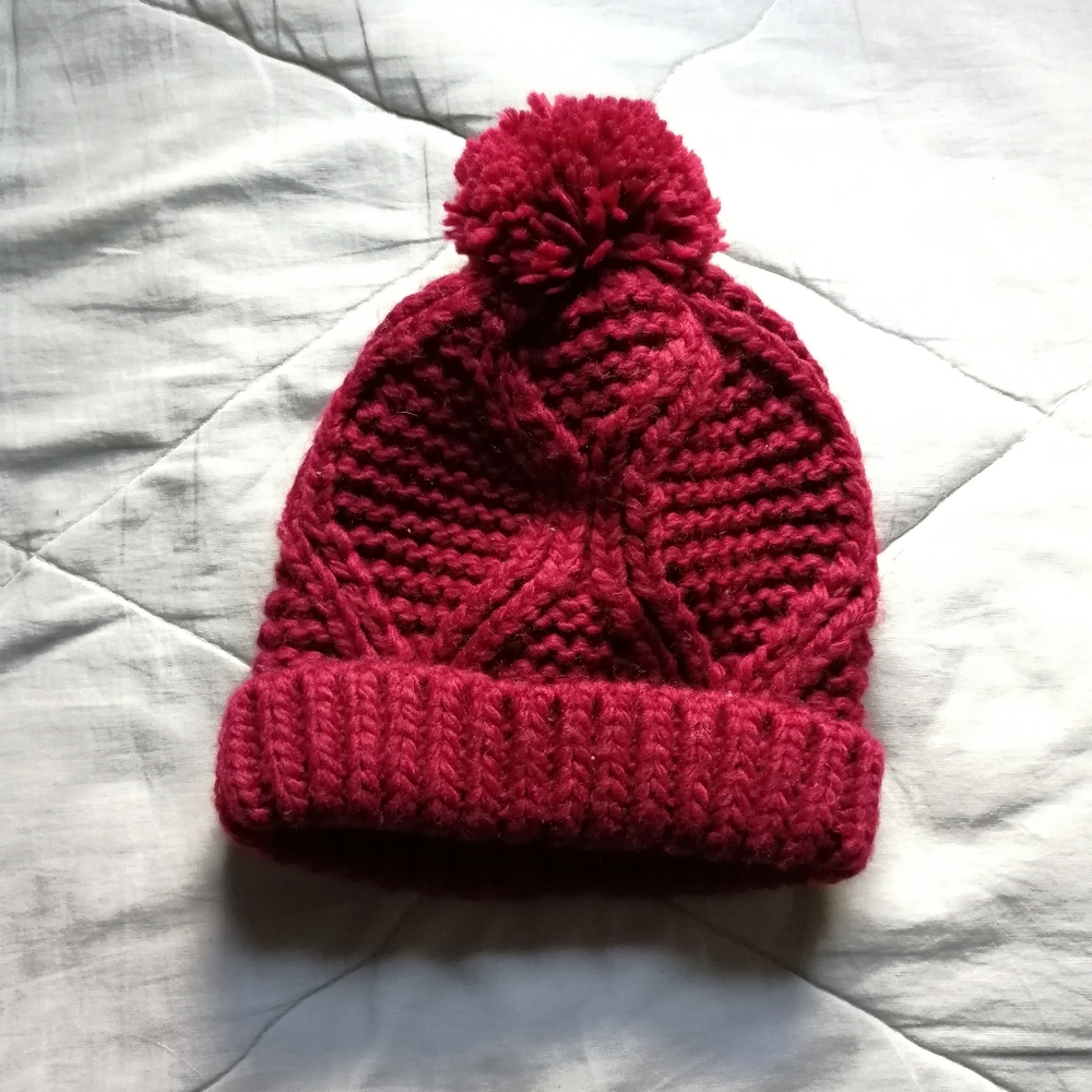 NEVADA red chunky knit Pom Pom toque winter hat